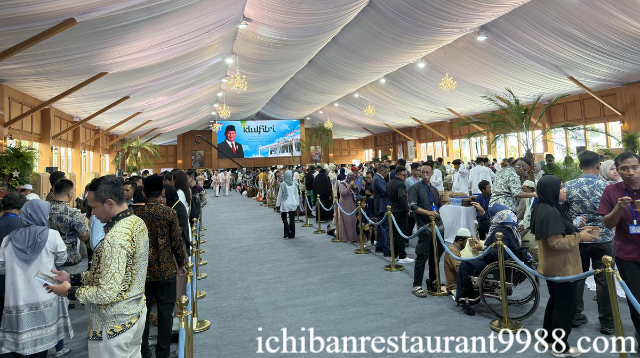 Istana Open House: Nikmati Opor, Siomay & Es Teler